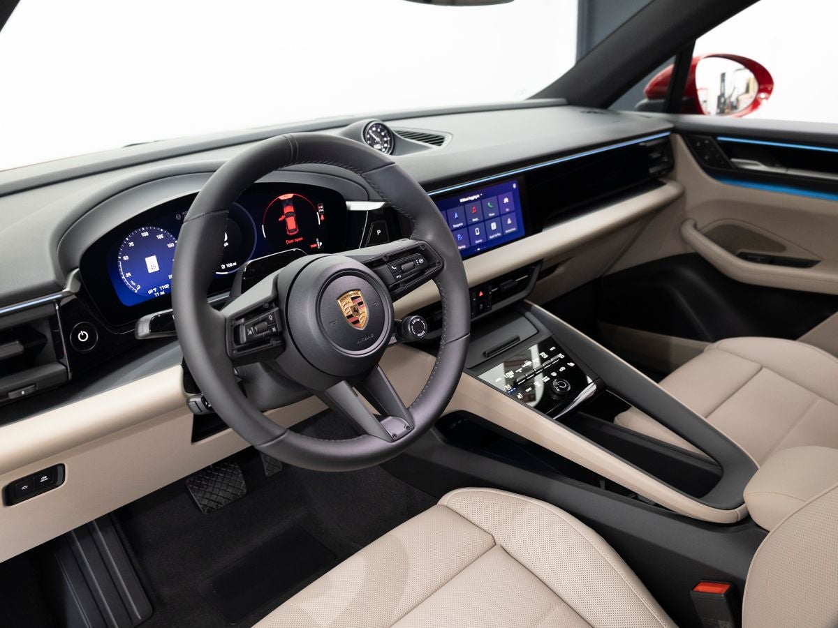 2026 Porsche Macan 4