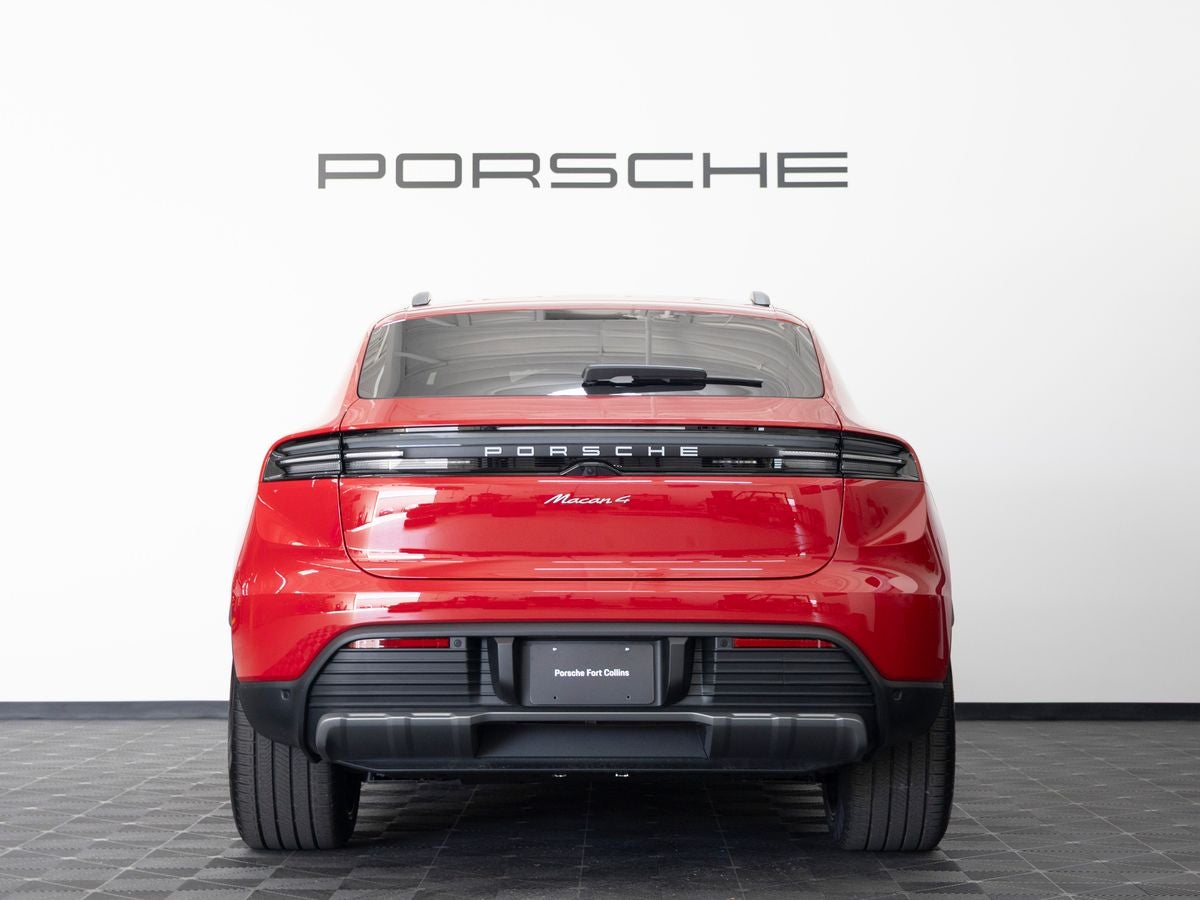 2026 Porsche Macan 4