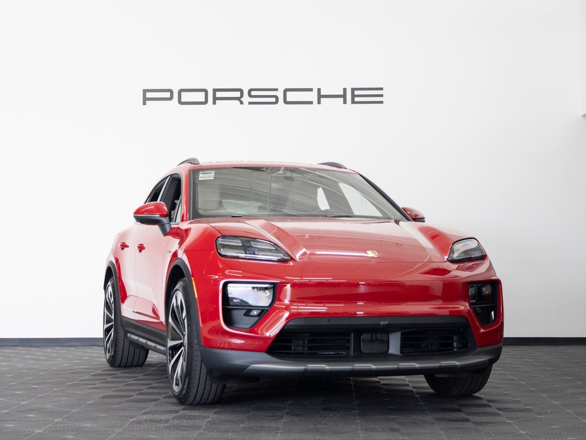 2026 Porsche Macan 4