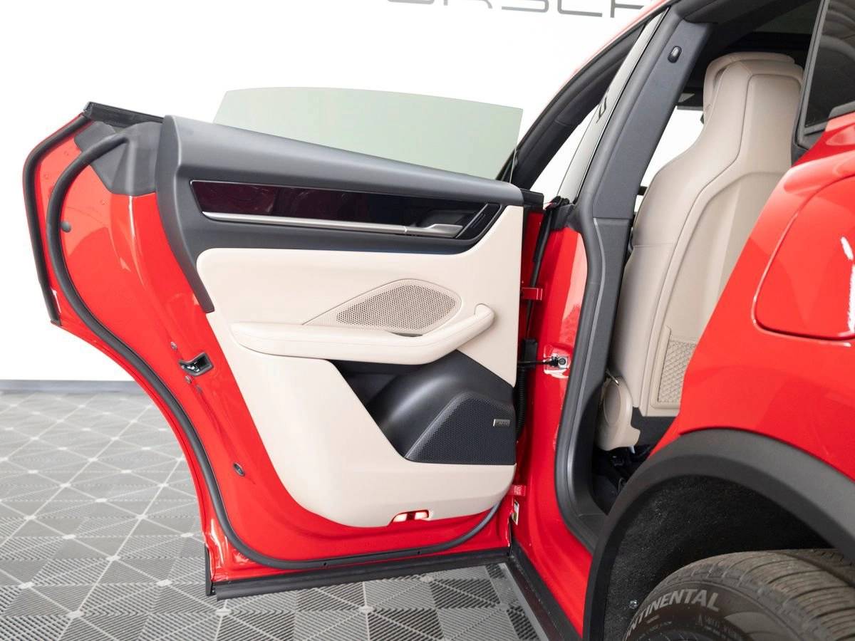 2026 Porsche Macan 4 Electric