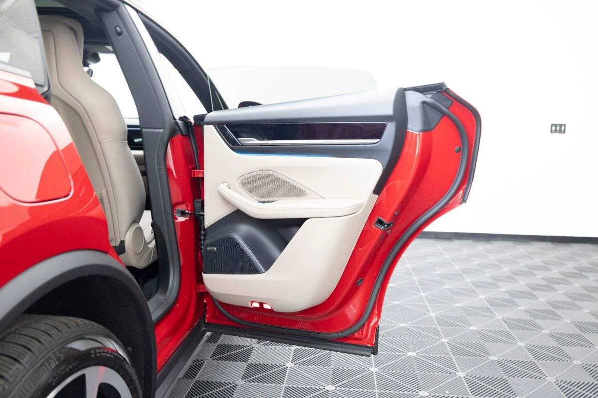 2026 Porsche Macan 4 Electric