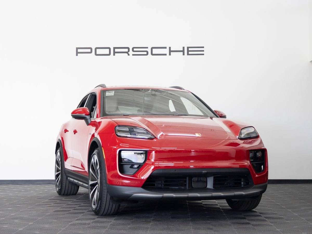 2026 Porsche Macan 4