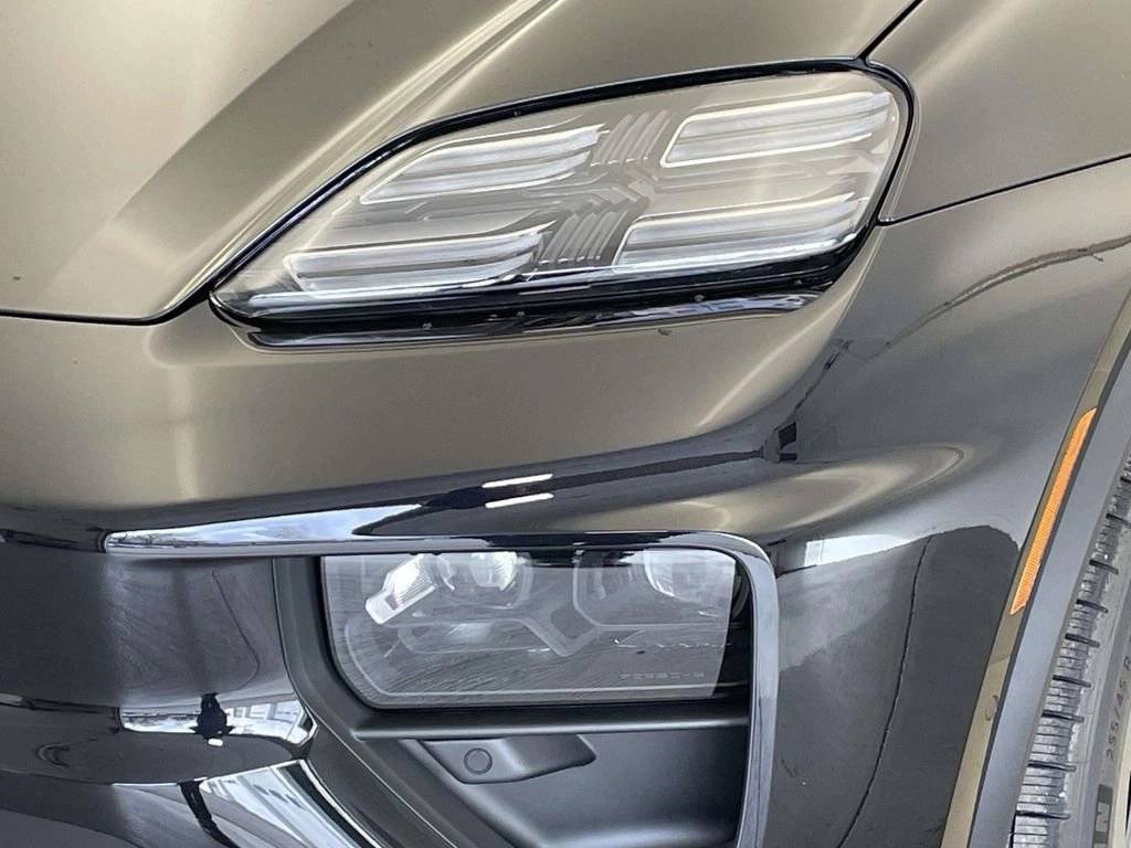 2025 Porsche Macan 4