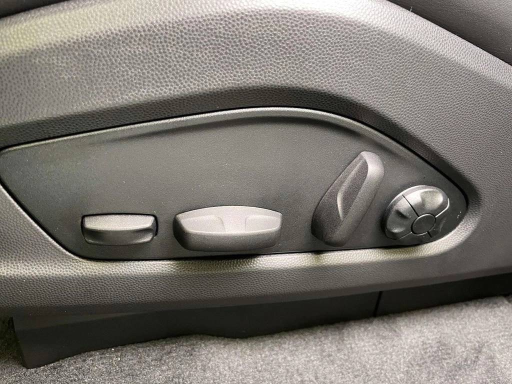 2025 Porsche Macan 4