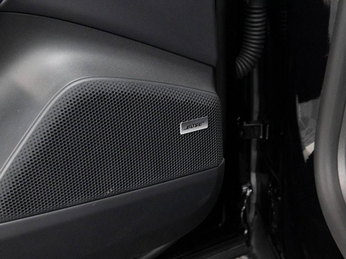 2025 Porsche Macan 4