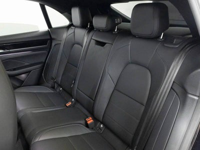 2025 Porsche Macan 4