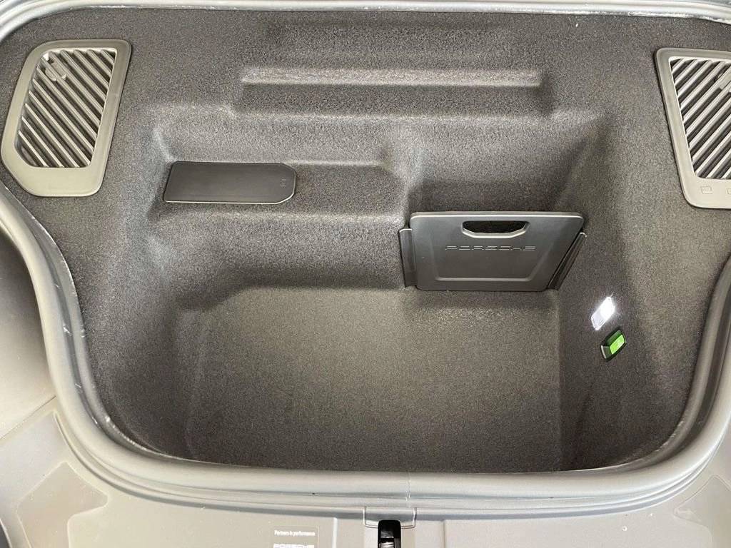 2025 Porsche Macan 4