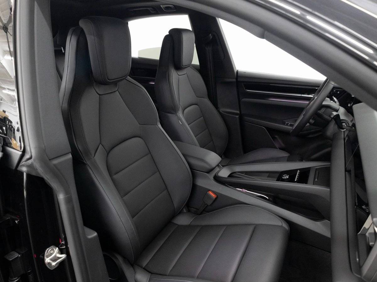 2025 Porsche Macan 4