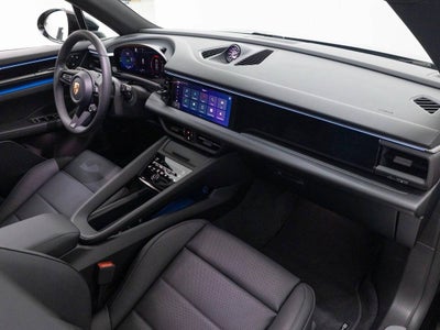 2025 Porsche Macan 4