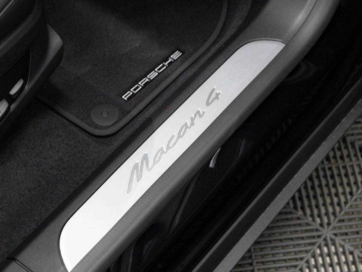 2025 Porsche Macan 4