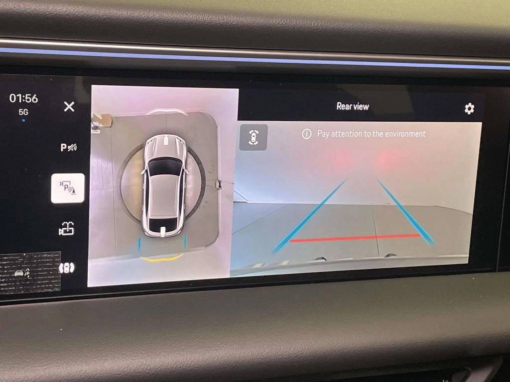 2025 Porsche Macan 4