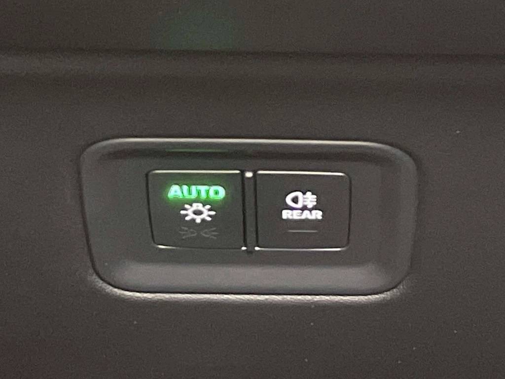 2025 Porsche Macan 4