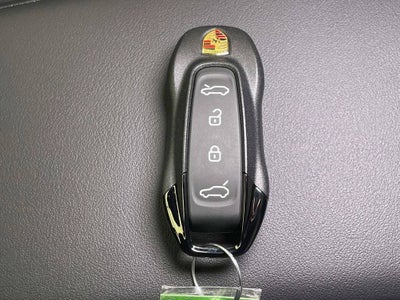 2025 Porsche Macan 4