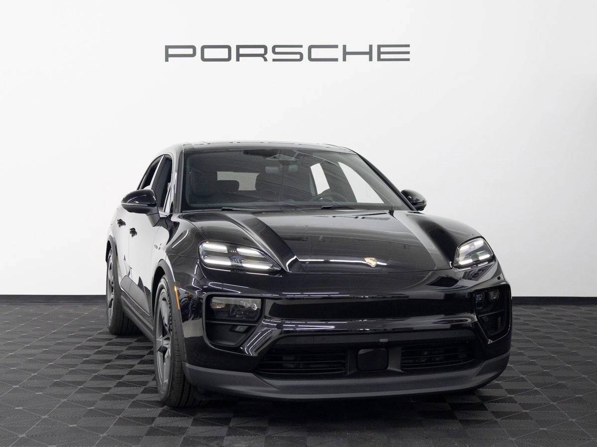 2025 Porsche Macan 4