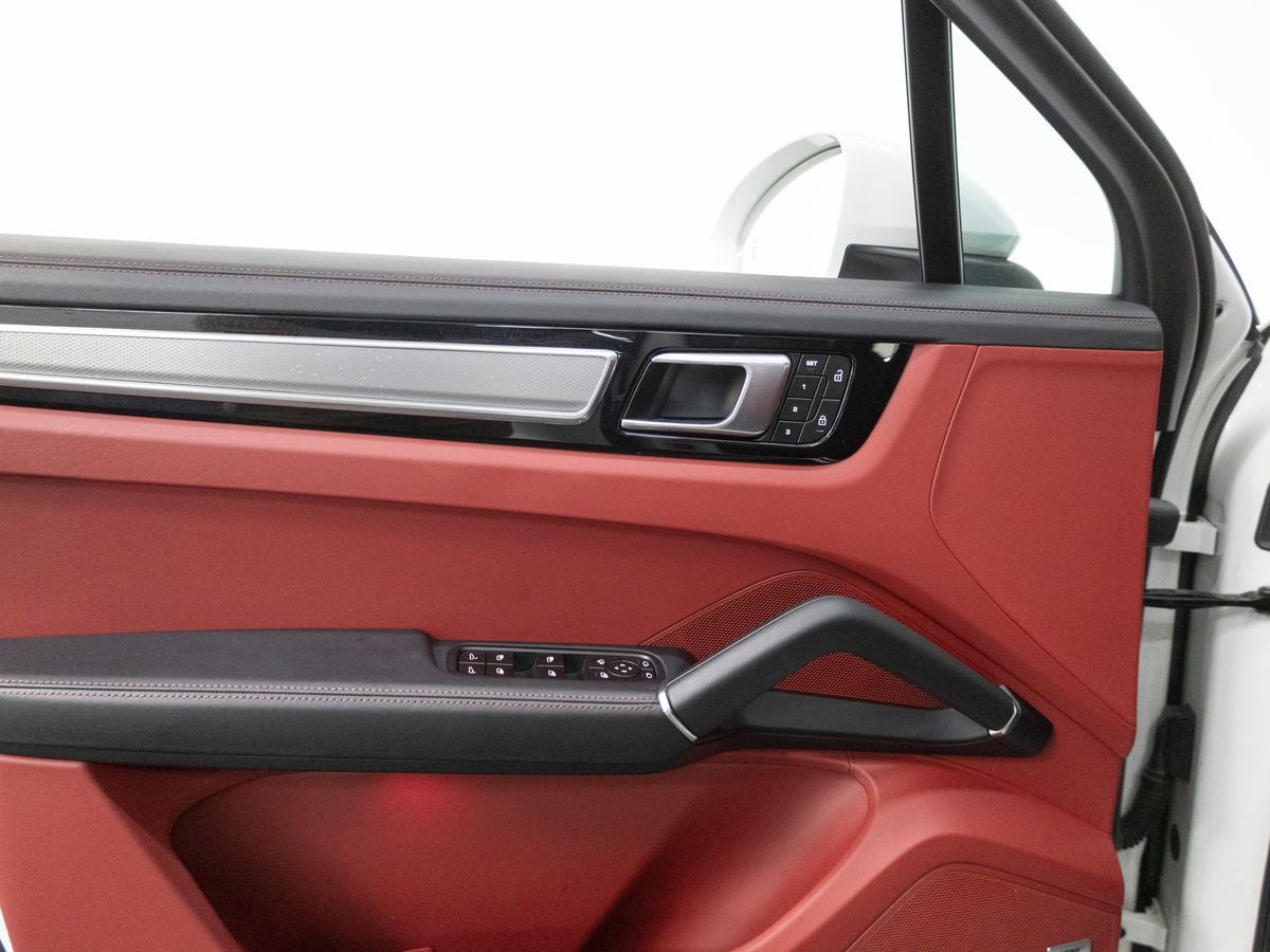 2023 Porsche Cayenne S Platinum Edition