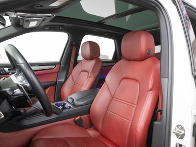 2023 Porsche Cayenne S Platinum Edition