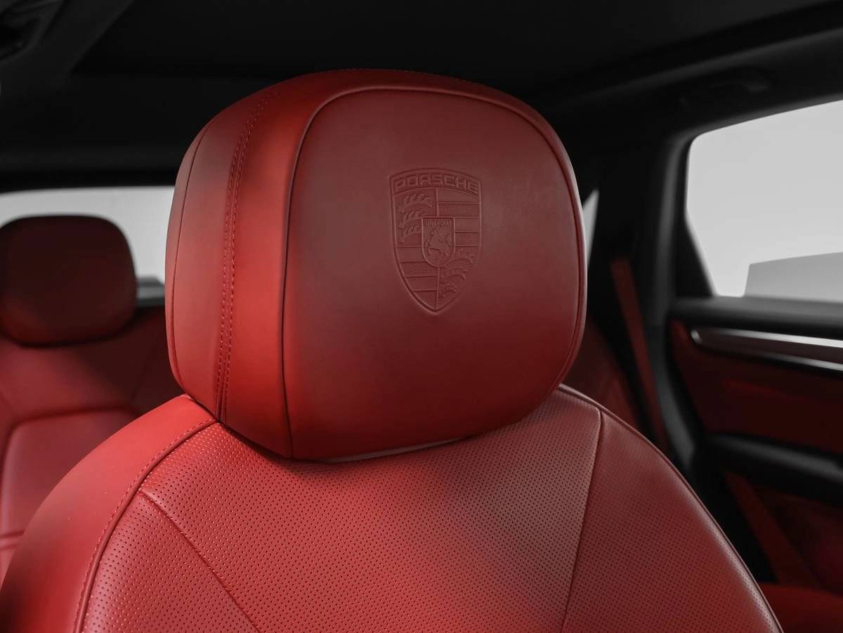 2023 Porsche Cayenne S Platinum Edition