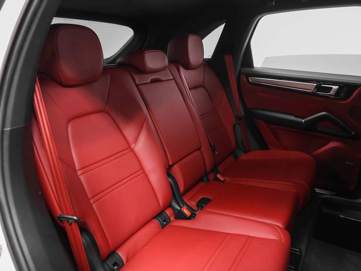 2023 Porsche Cayenne S Platinum Edition