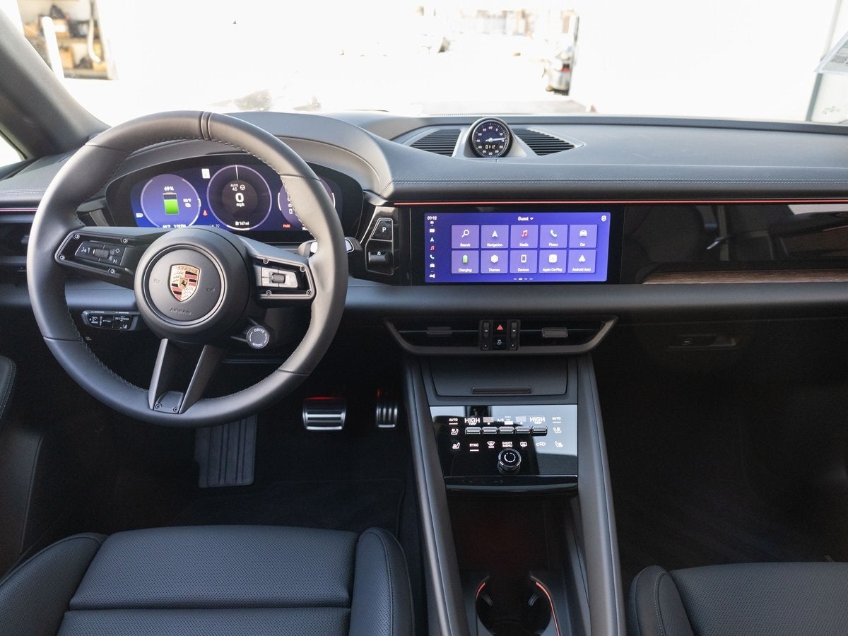 2025 Porsche Macan 4S