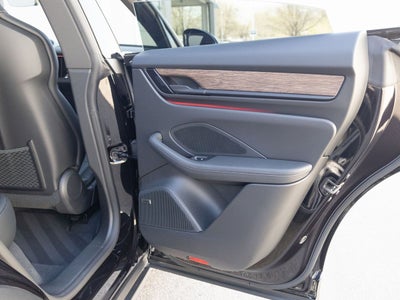 2025 Porsche Macan 4S