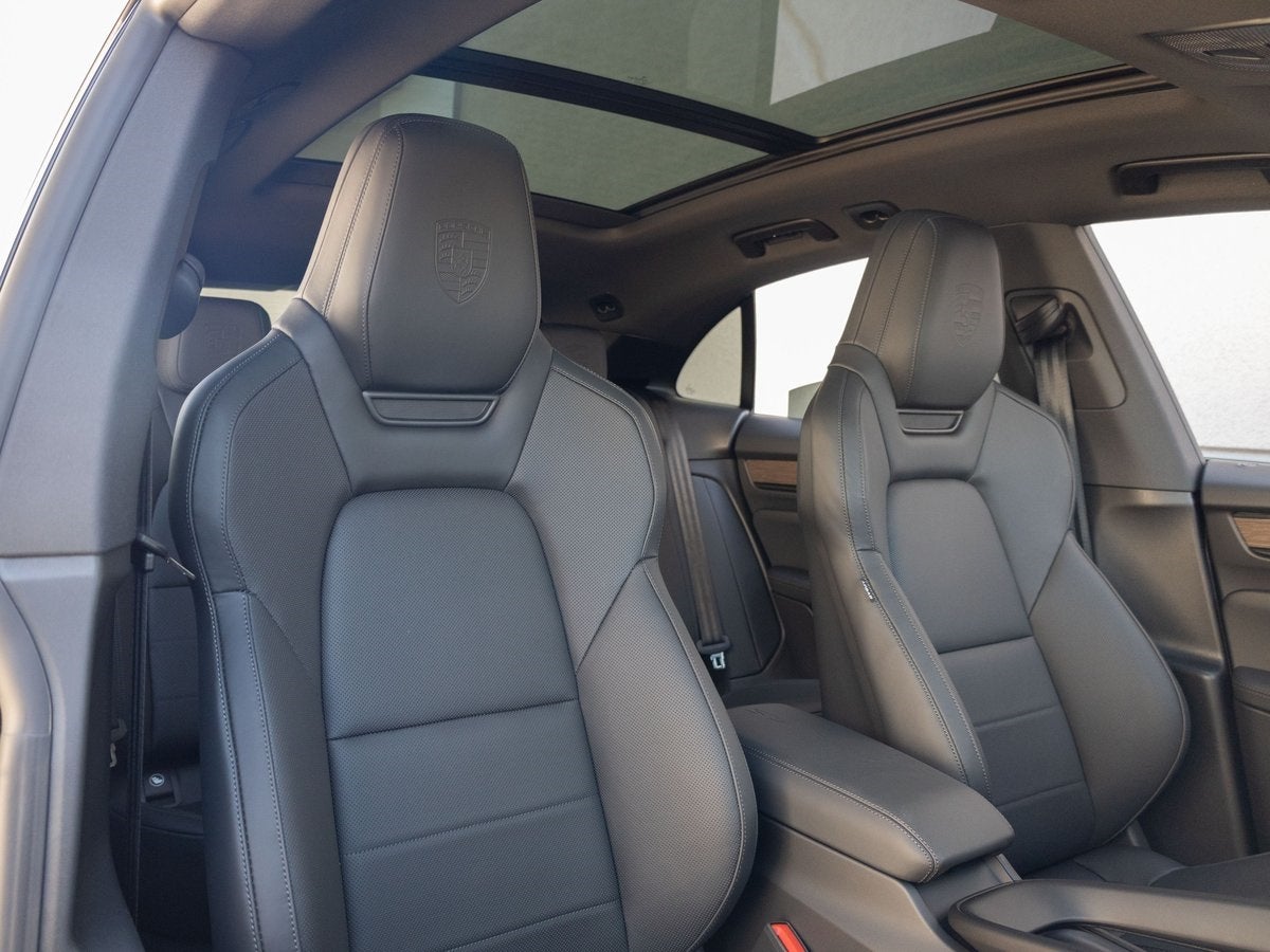 2025 Porsche Macan 4S