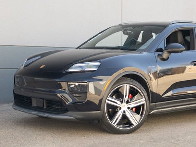 2025 Porsche Macan 4S