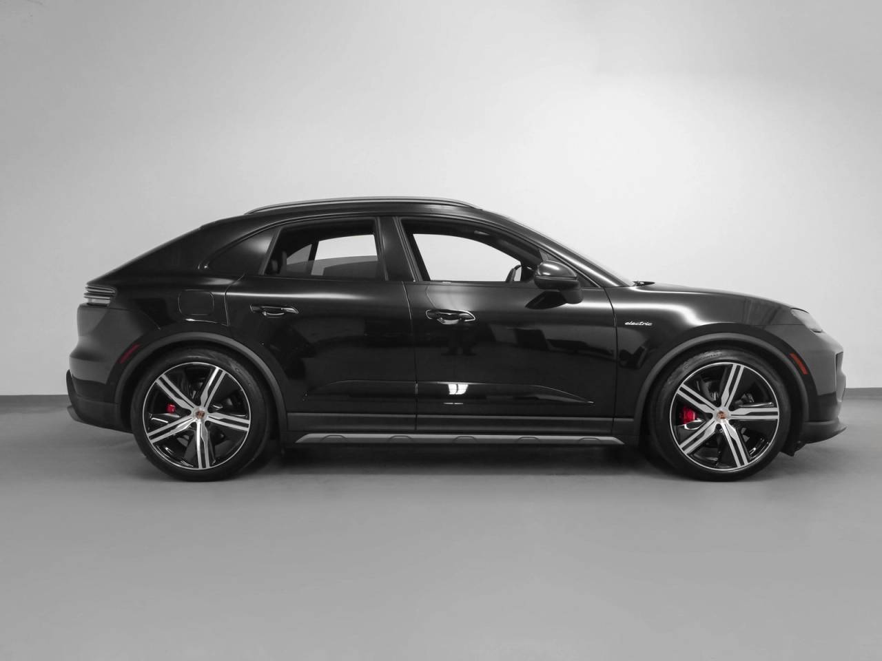 2025 Porsche Macan 4S