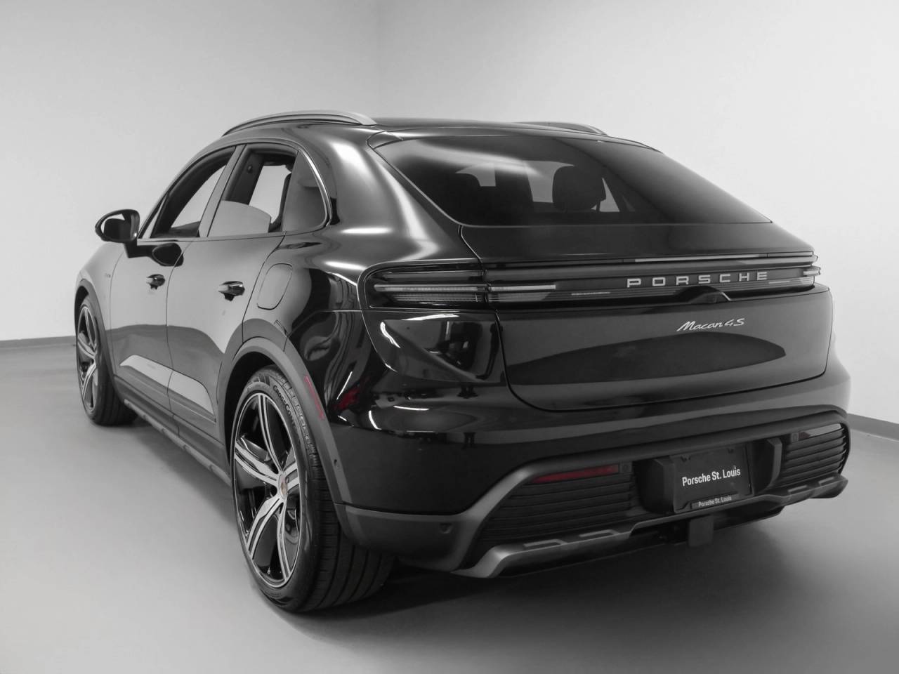 2025 Porsche Macan 4S
