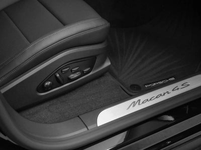 2025 Porsche Macan 4S