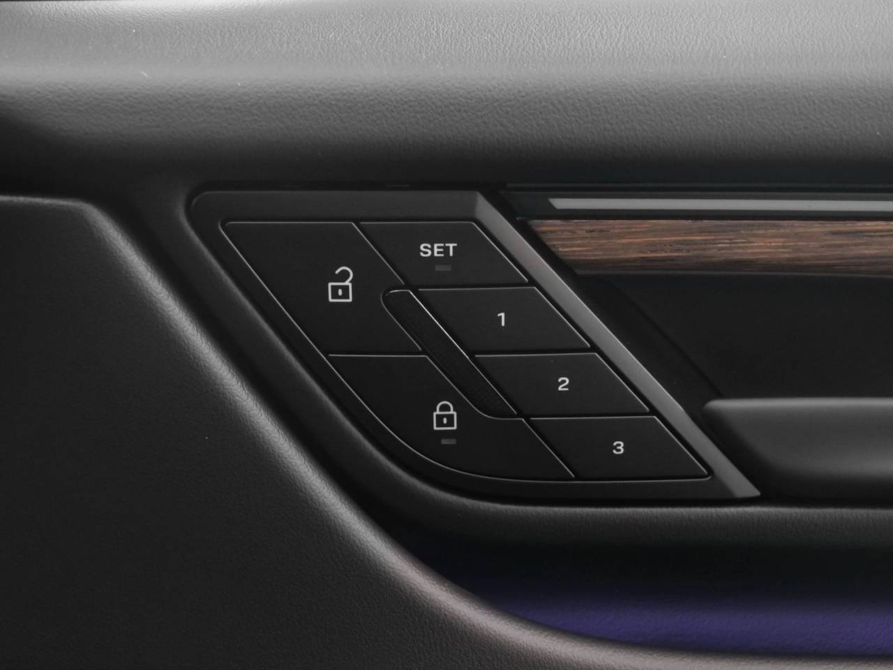 2025 Porsche Macan 4S