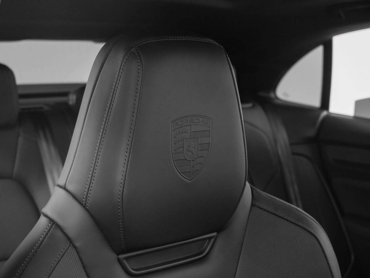 2025 Porsche Macan 4S