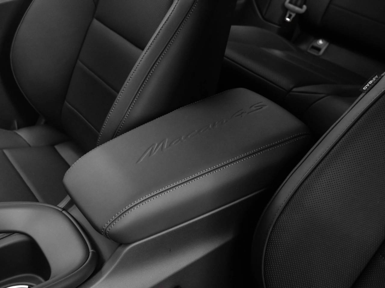 2025 Porsche Macan 4S