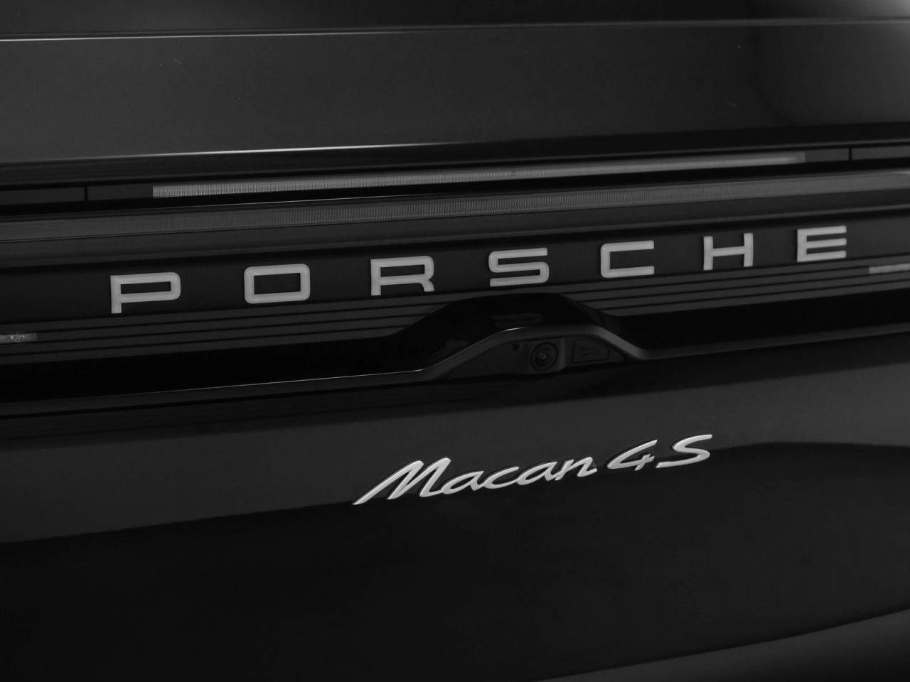 2025 Porsche Macan 4S