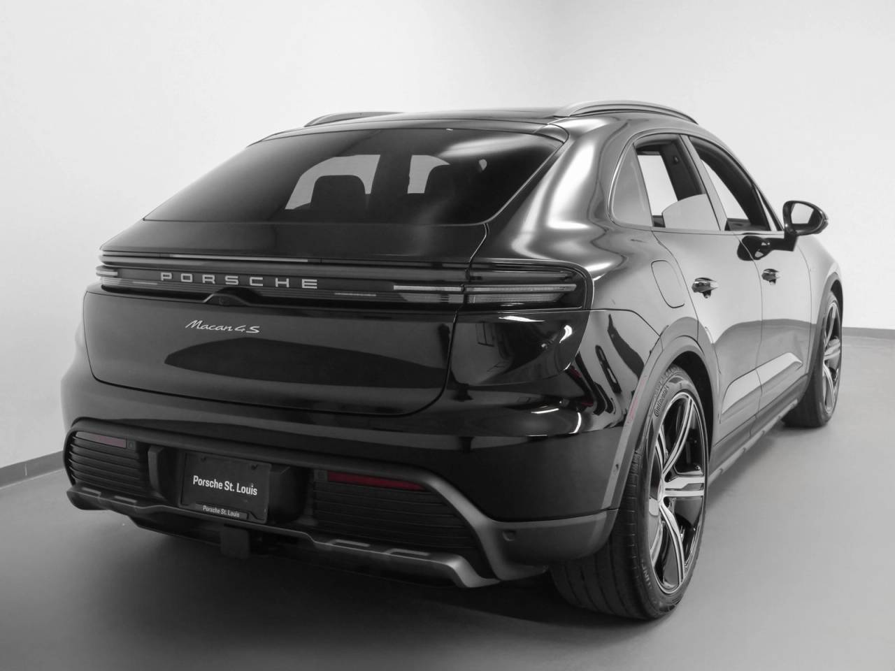 2025 Porsche Macan 4S