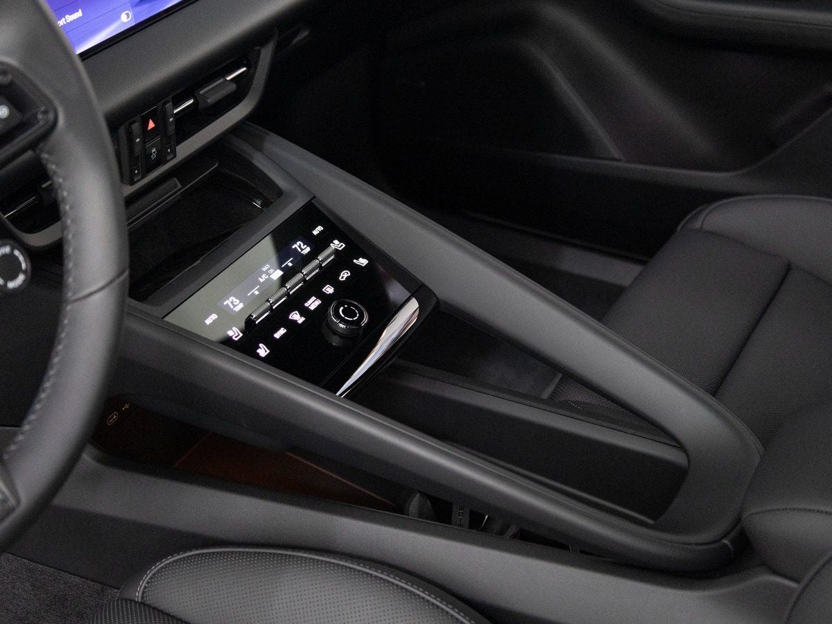 2025 Porsche Macan 4S Electric