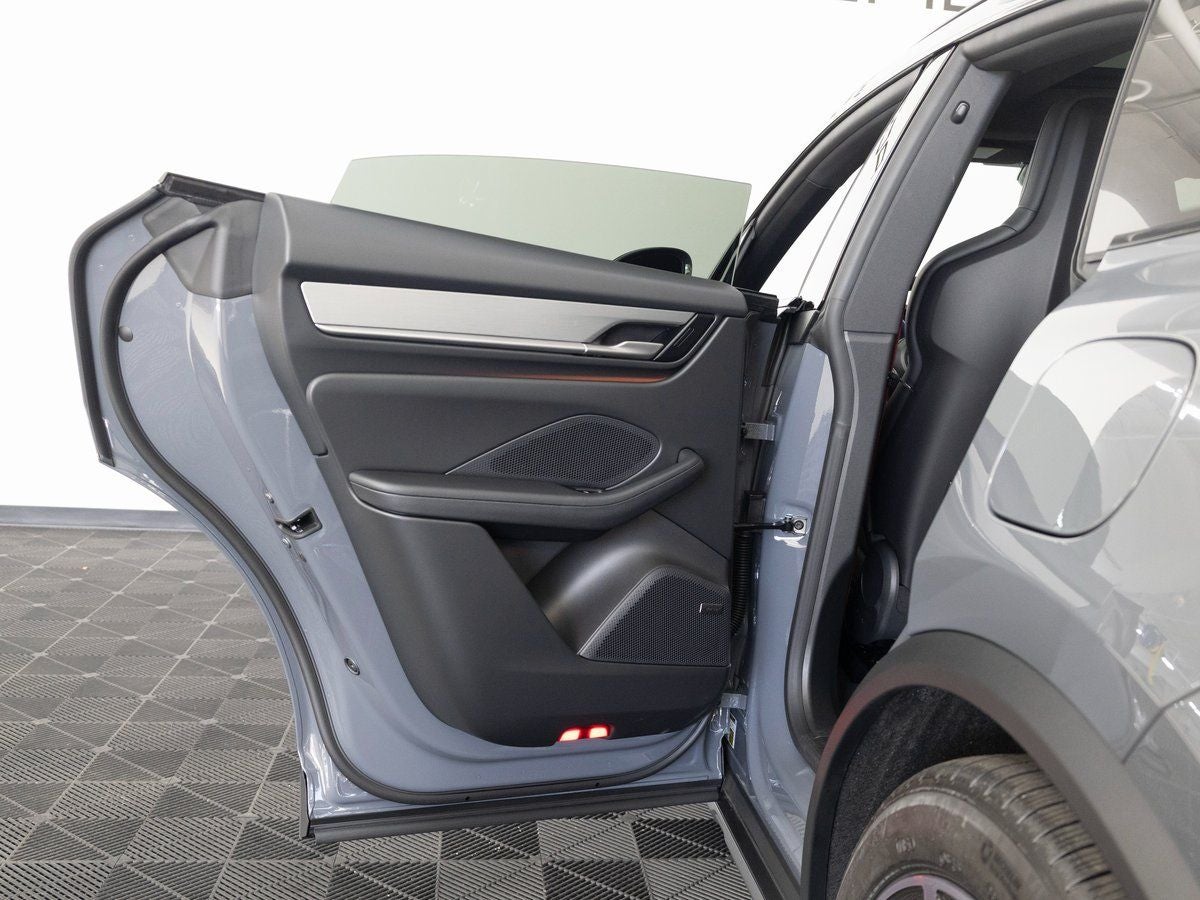 2025 Porsche Macan 4S Electric