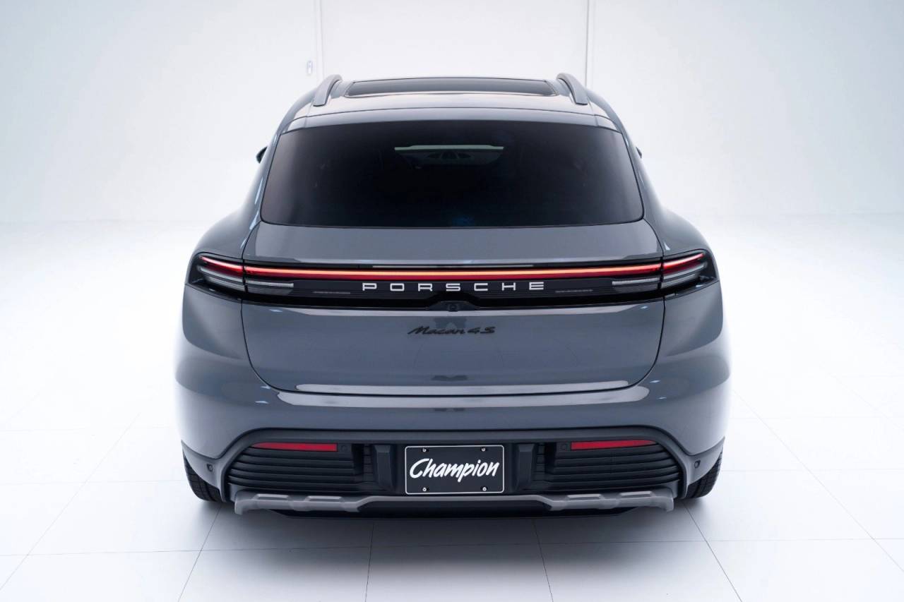 2025 Porsche Macan 4S