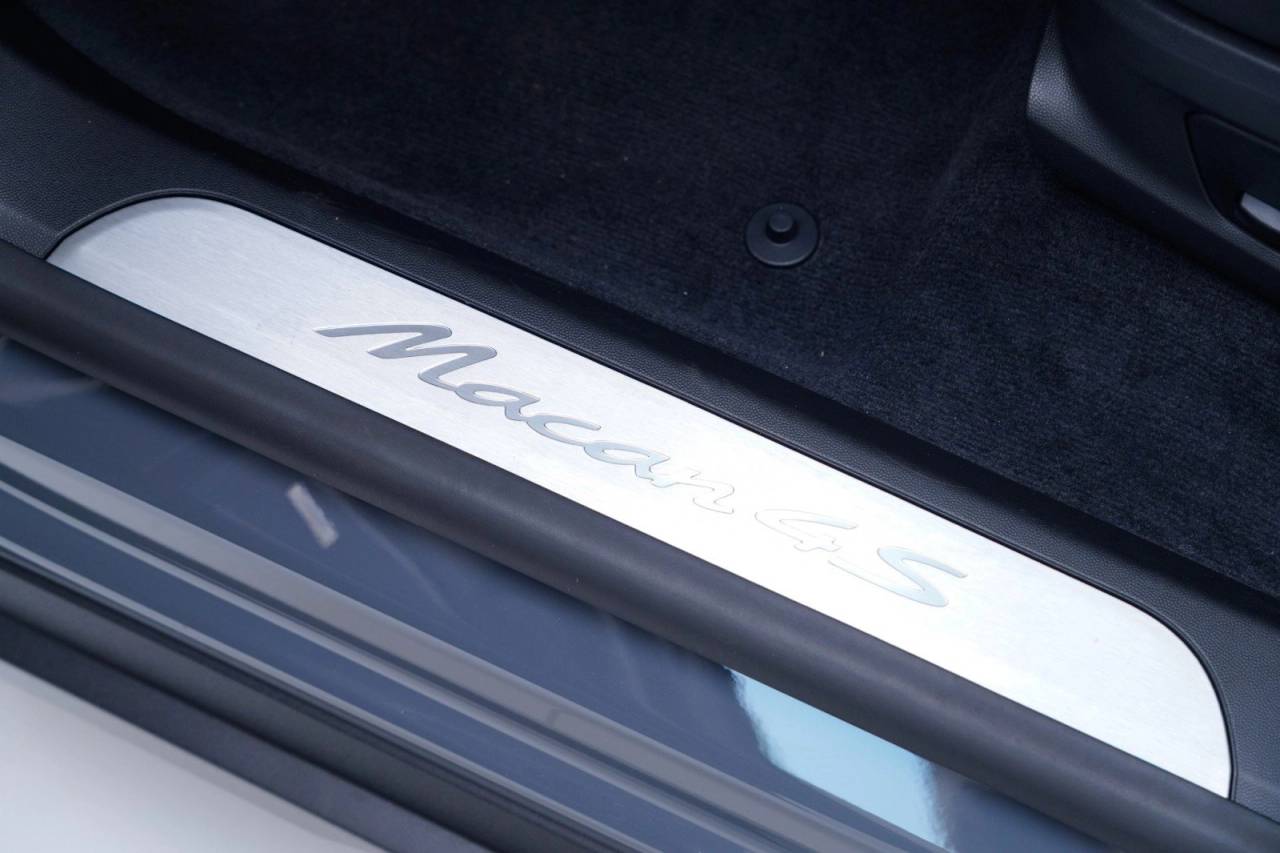 2025 Porsche Macan 4S