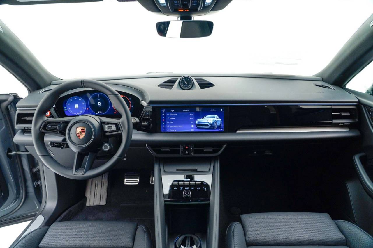 2025 Porsche Macan 4S