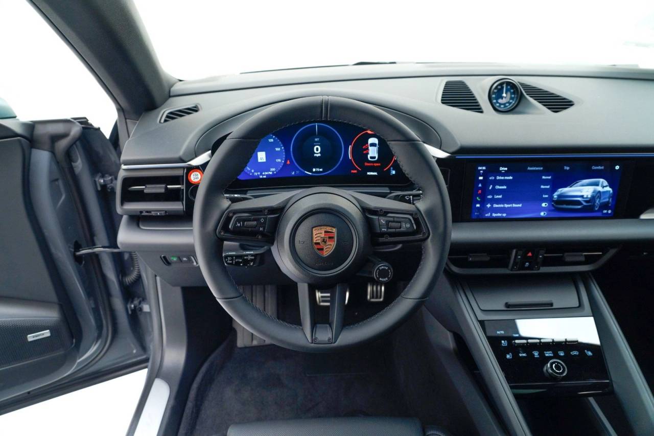 2025 Porsche Macan 4S