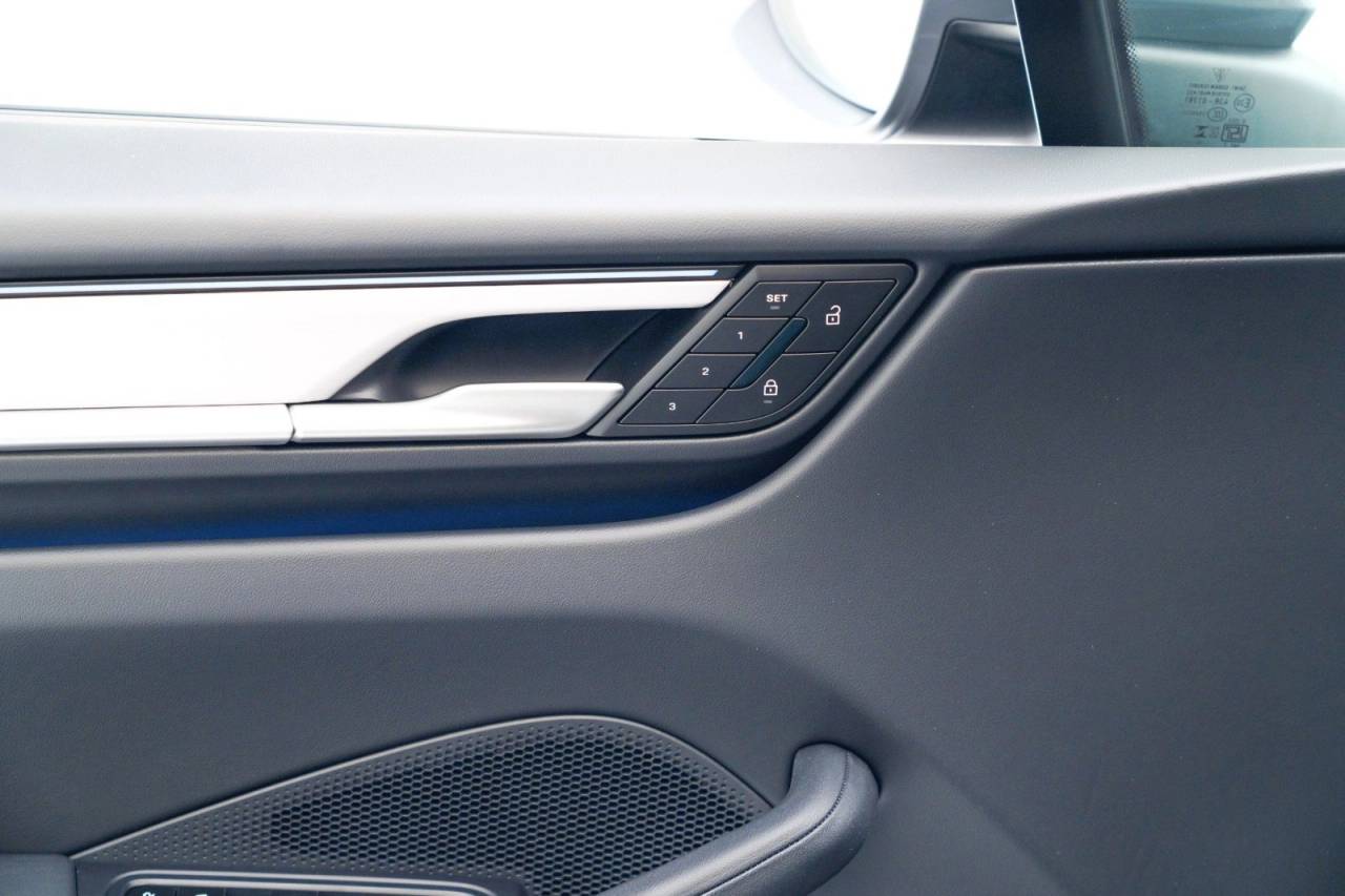 2025 Porsche Macan 4S