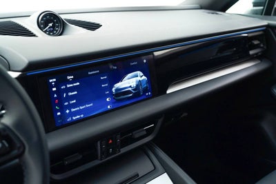 2025 Porsche Macan 4S