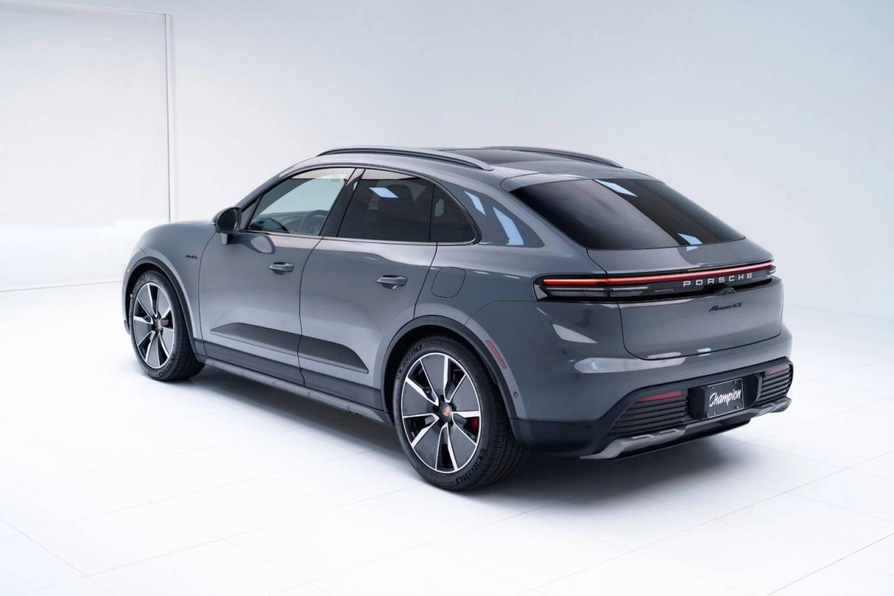 2025 Porsche Macan 4S