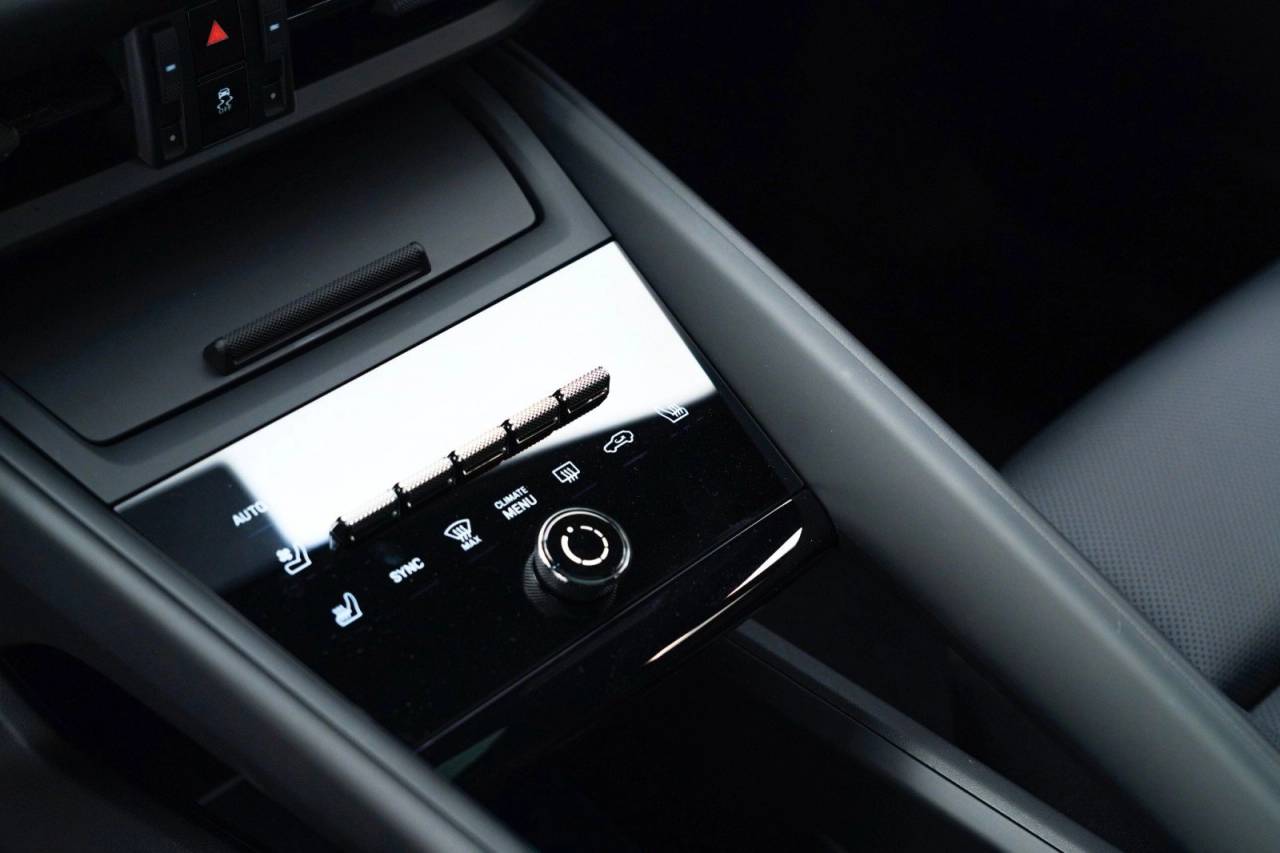 2025 Porsche Macan 4S