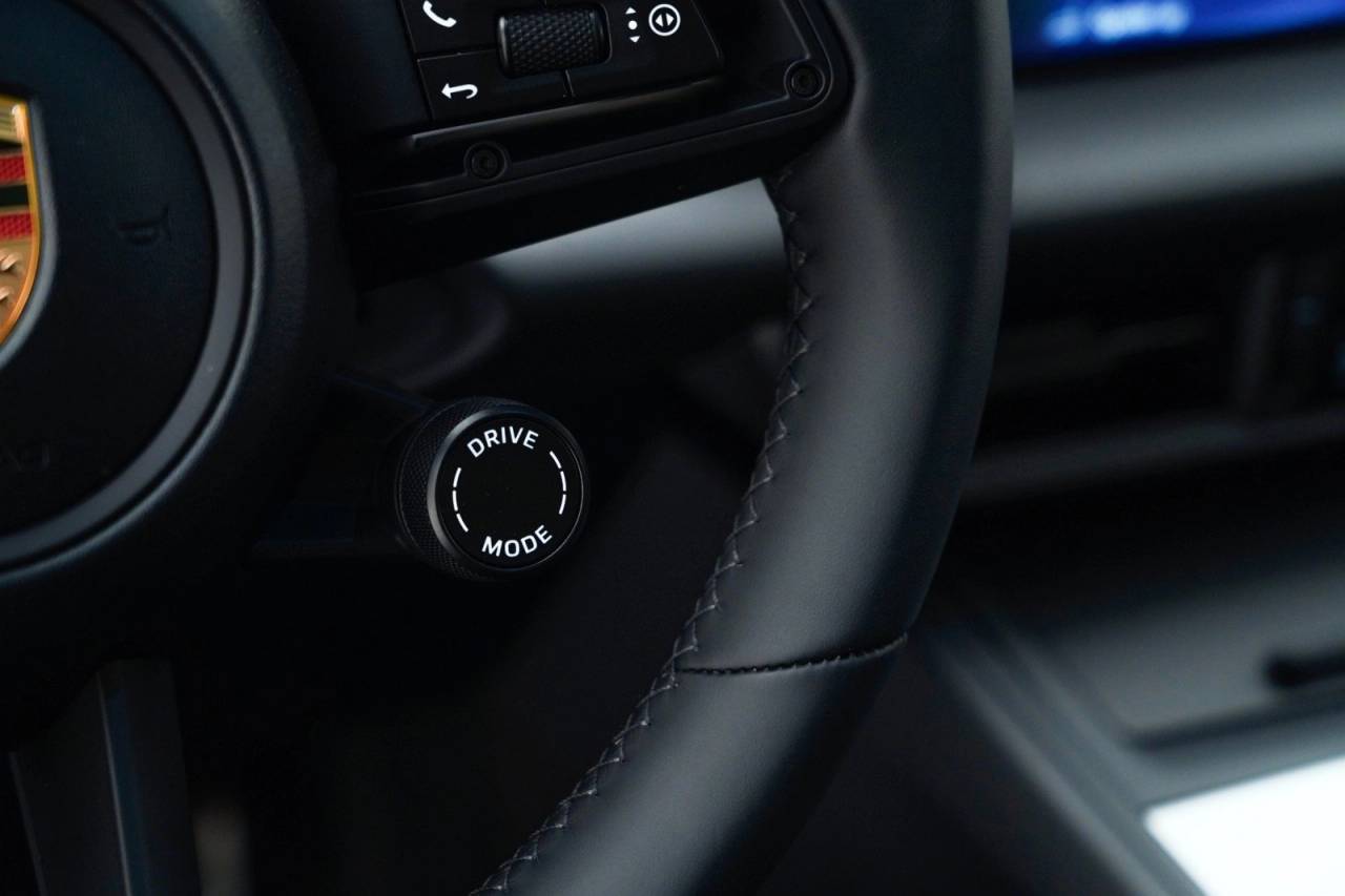 2025 Porsche Macan 4S