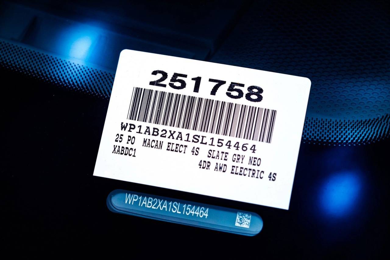 2025 Porsche Macan 4S