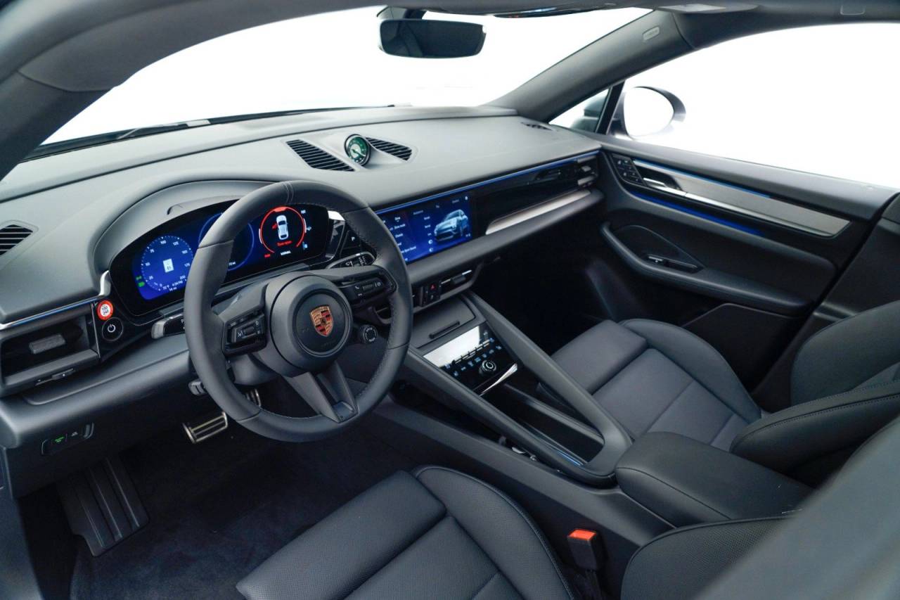 2025 Porsche Macan 4S