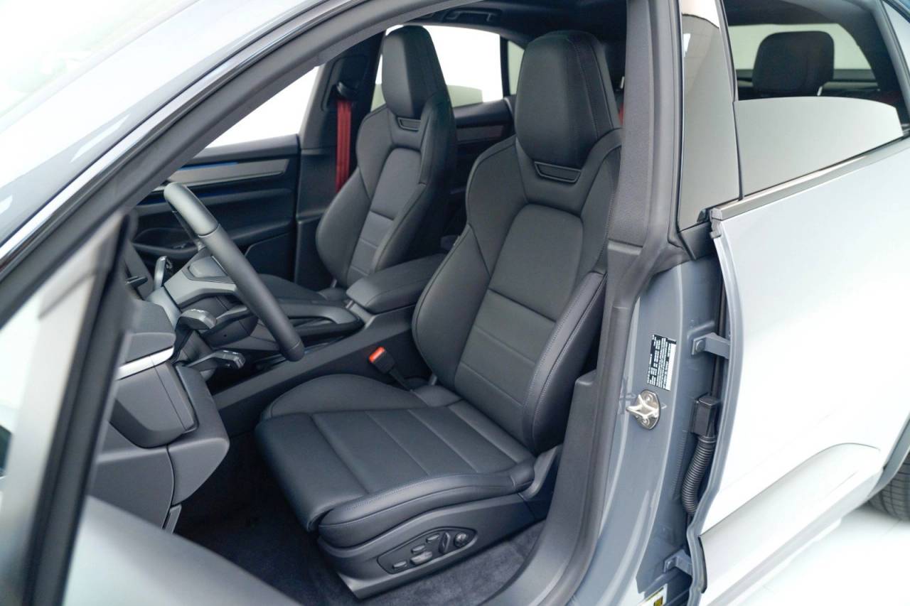 2025 Porsche Macan 4S