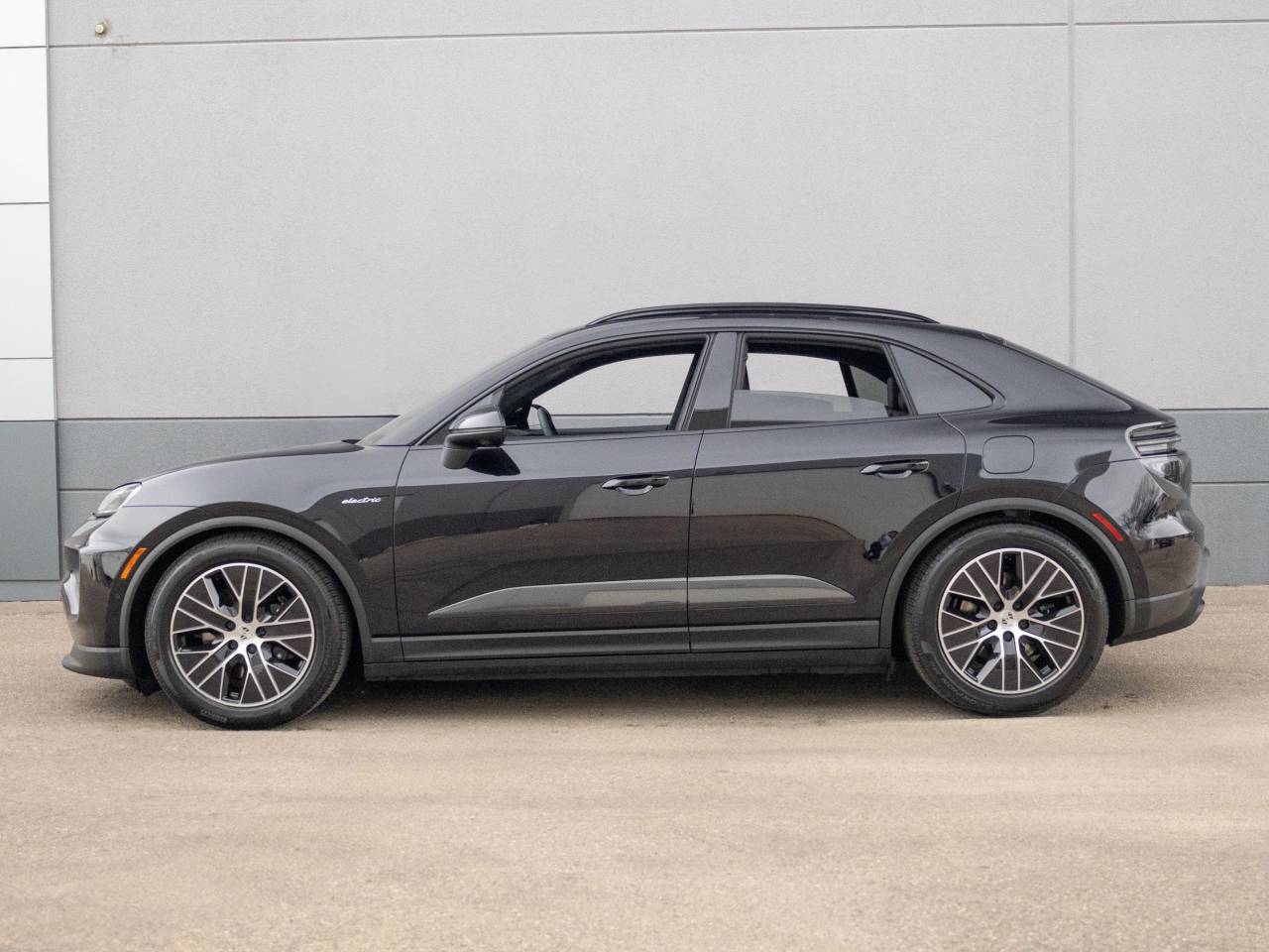 2025 Porsche Macan Macan 4S Electric
