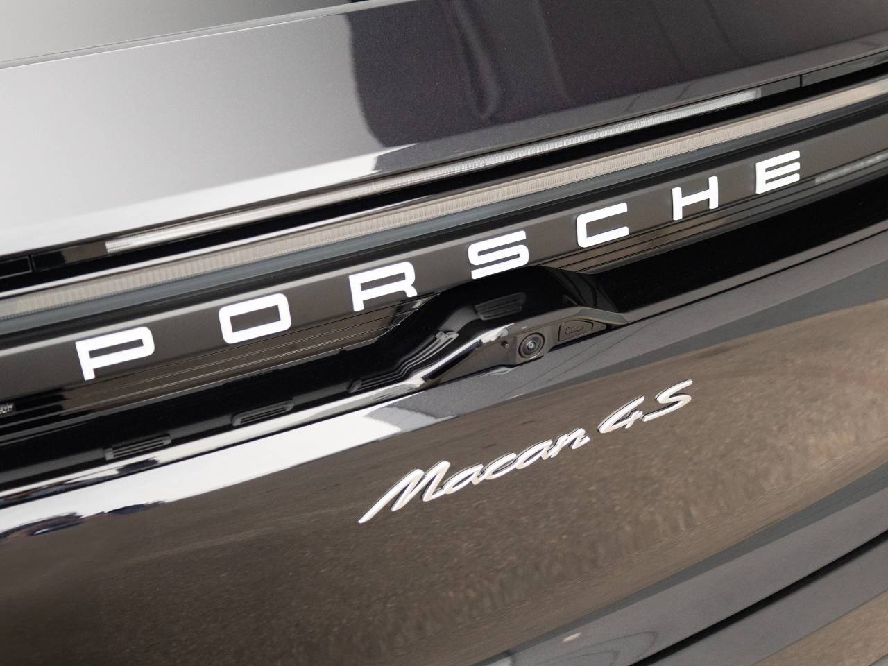 2025 Porsche Macan Macan 4S Electric